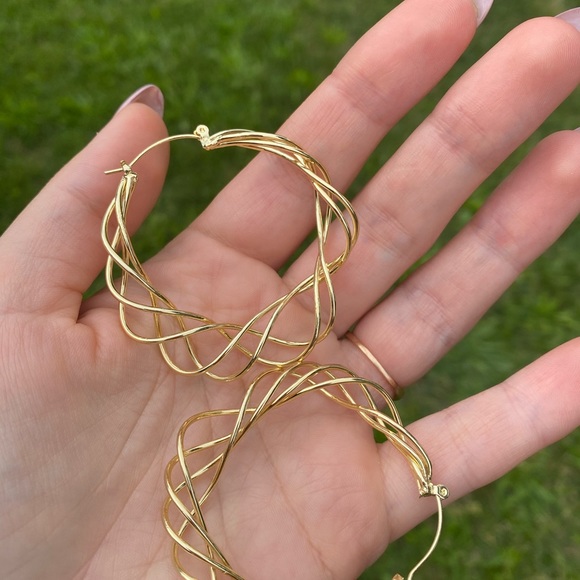 New 18k gold plated hoop earrings - Picture 5 of 5